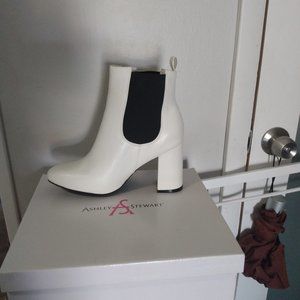 White Ashley Stewart Boots 11w New
